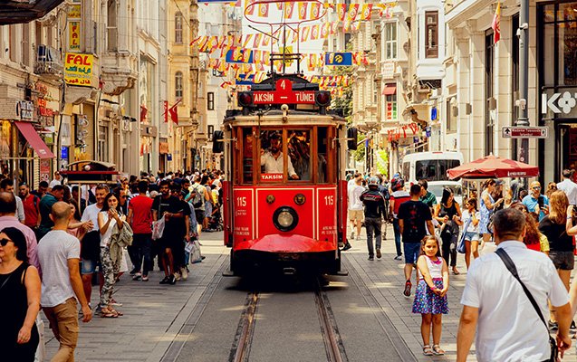 İstanbulda əhalinin sayı 15 milyonu ötüb