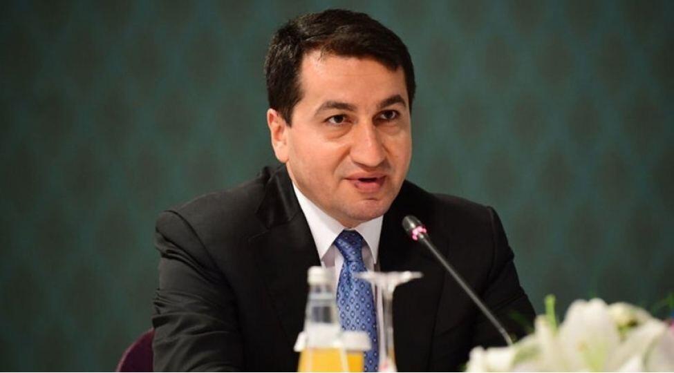 Azərbaycan baryerlər yaradan ölkələrdən fərqli olaraq yollar salır - Hikmət Hacıyev