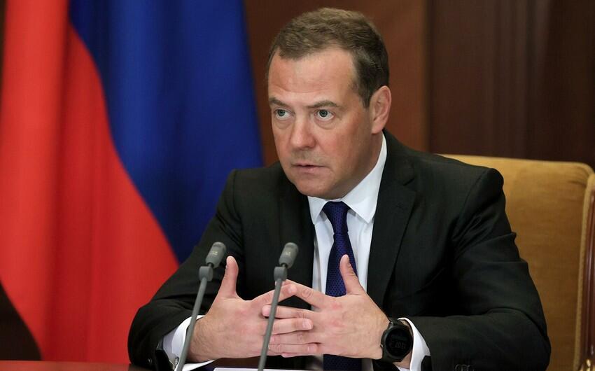 Medvedev: \\\"Rusiya NATO-ya müharibə elan edə bilər”