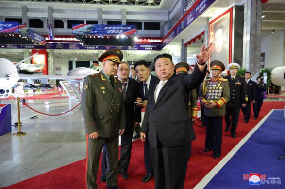 Şoyqu Kim Çen Inı birgə hərbi təlimlər keçirməyə dəvət edib