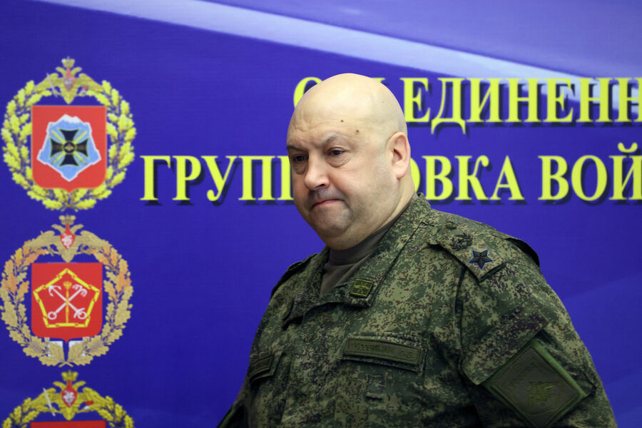 General Surovikin Rusiya Federasiyası Müdafiə Nazirliyinin saytından yoxa çıxıb