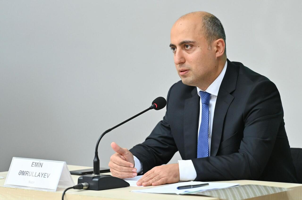 Nazir məktəb direktoruna yüksək vəzifə verdi - FOTO