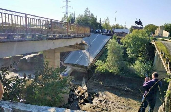 Uçmuş körpünün söküntüsü başladı – Video