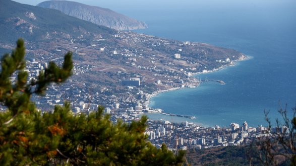 Krımda ilk dəfə ukraynalı iş adamlarının mülkləri satılıb