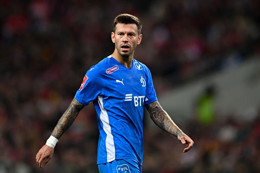 Futbolçu Smolov ata olacaq
