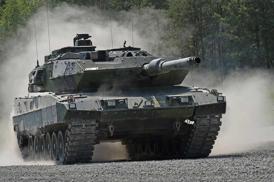 İsveç Ukraynaya 10 Stridsvagn122 tankı göndərdi