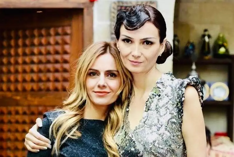 Qənirə Paşayevadan yazdı: \\\"Sənə nəfəs olmaq istəyirəm\\\" - FOTO