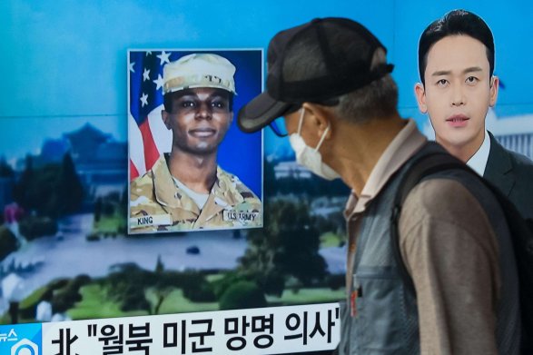 Şimali Koreya amerikalı defektorunu geri göndərir