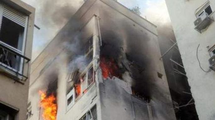 Xəmasın hücumundan şok video yayıldı:Pəncərədən qaçan ailə... (18+VİDEO)