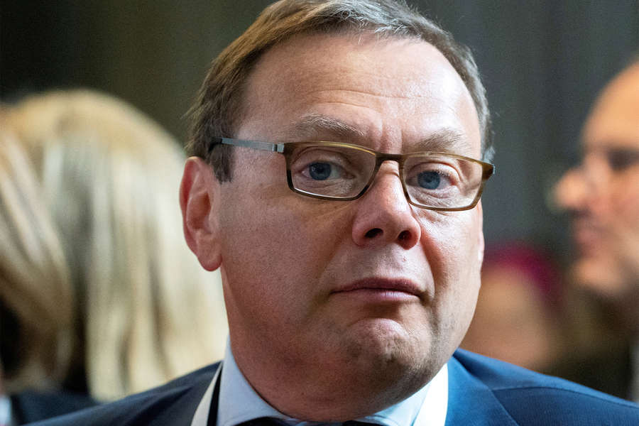 Milyarder Fridman İngiltərəni tərk edərək İsrailə köçdü