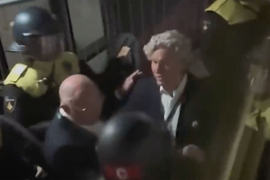 Futbol klubunun prezidenti Hollandiyada polis tərəfindən döyülüb