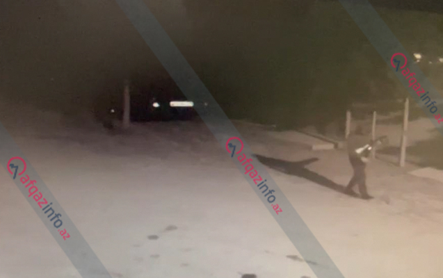 Sumqayıtda evə hücumdan bir neçə dəqiqə əvvəl kameraya düşən görüntü yayıldı