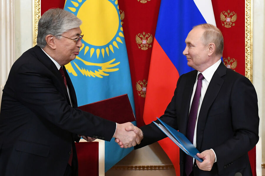 Putin Qazaxıstana gedir