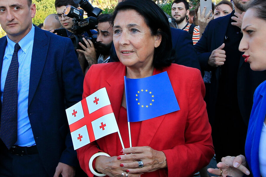 Gürcüstan prezidenti  Rusiya əleyhinə mitinq təşkil edir