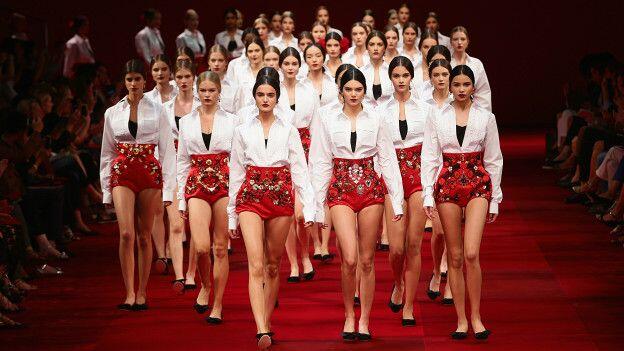 Məşhur model estetik əməliyyat zamanı öldü - FOTO