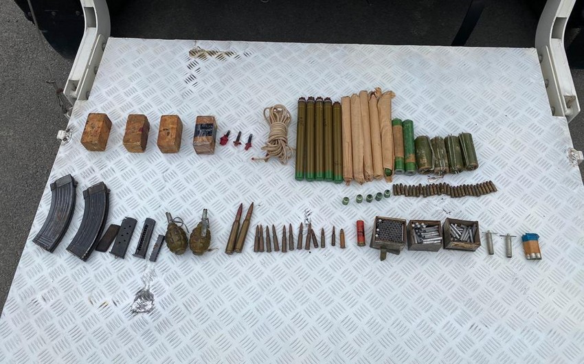 Bakıda avtomat, qumbara, siqnal minaları və sursat tapılıb