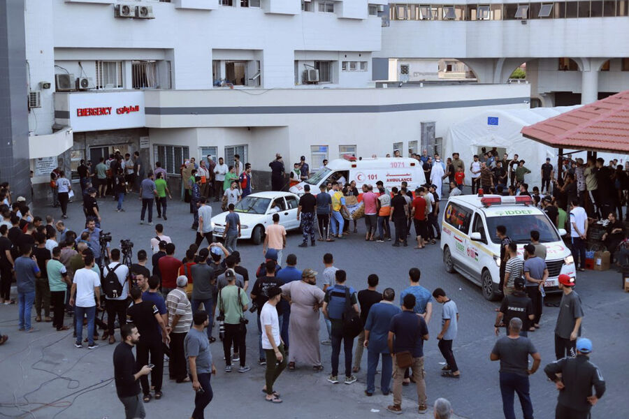 Qızıl Aypara Qəzzadakı xəstəxanadan 190 nəfərin təxliyə edildiyini açıqlayıb