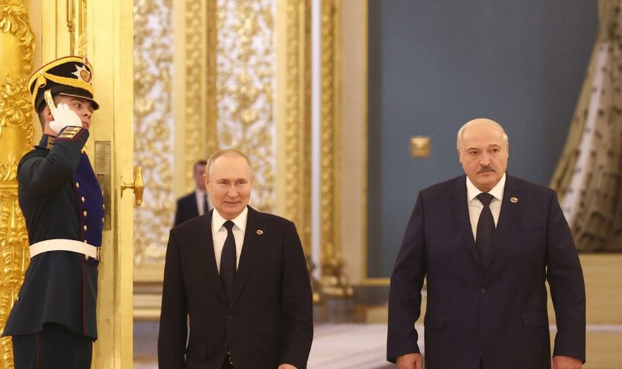 Putin və Lukaşenko KTMT sammitindən sonra birlikdə Minsk hava limanına gediblər