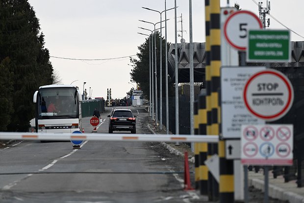 Ukrayna və Slovakiya sərhədində 600 yük maşınından ibarət növbə yaranıb