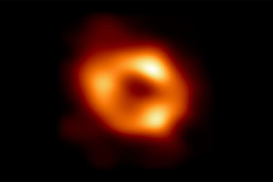 Astrofiziklər Süd Yolunun mərkəzindən qəribə radiasiya emissiyalarının mənbəyini tapıblar