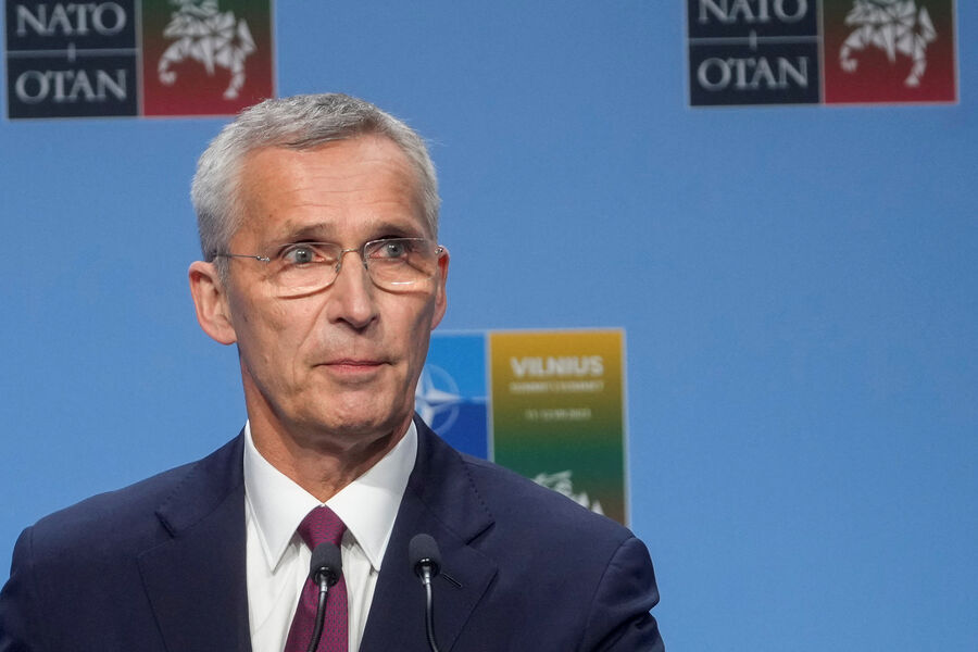 Stoltenberq NATO ölkələrinə pullarını xərcləməyə kömək edəcəyinə söz verib