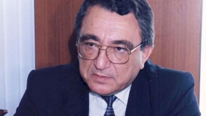 Yaşar Əliyev vəfat etdi
