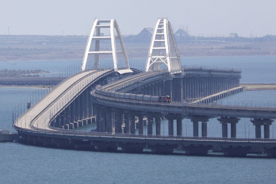 Krım körpüsü bağlandı