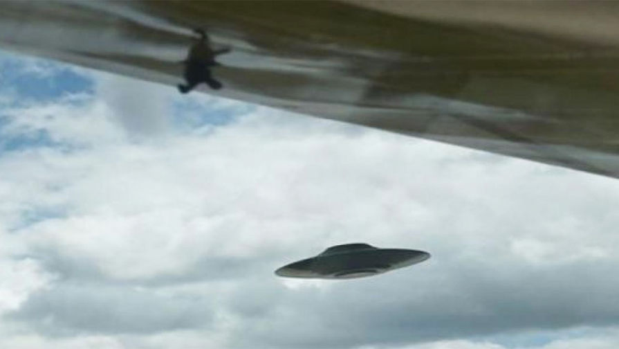 Baydenin təyyarəsi yaxınlığında UFO aşkar edilib