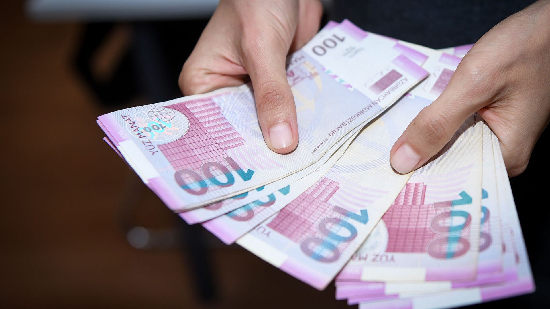Təcili elan! İşçi tələb  olunur: MAAŞ 500 MANAT + BONUS 1000-2000 MANAT