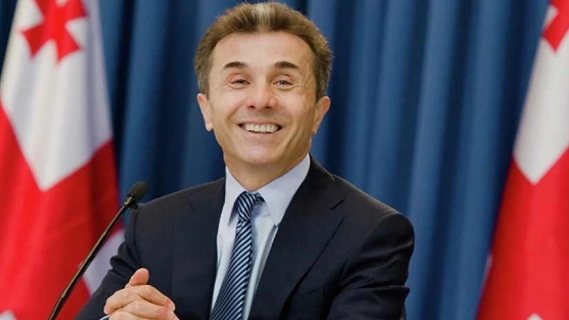 Bidzina İvanişvili siyasətə qayıdıb