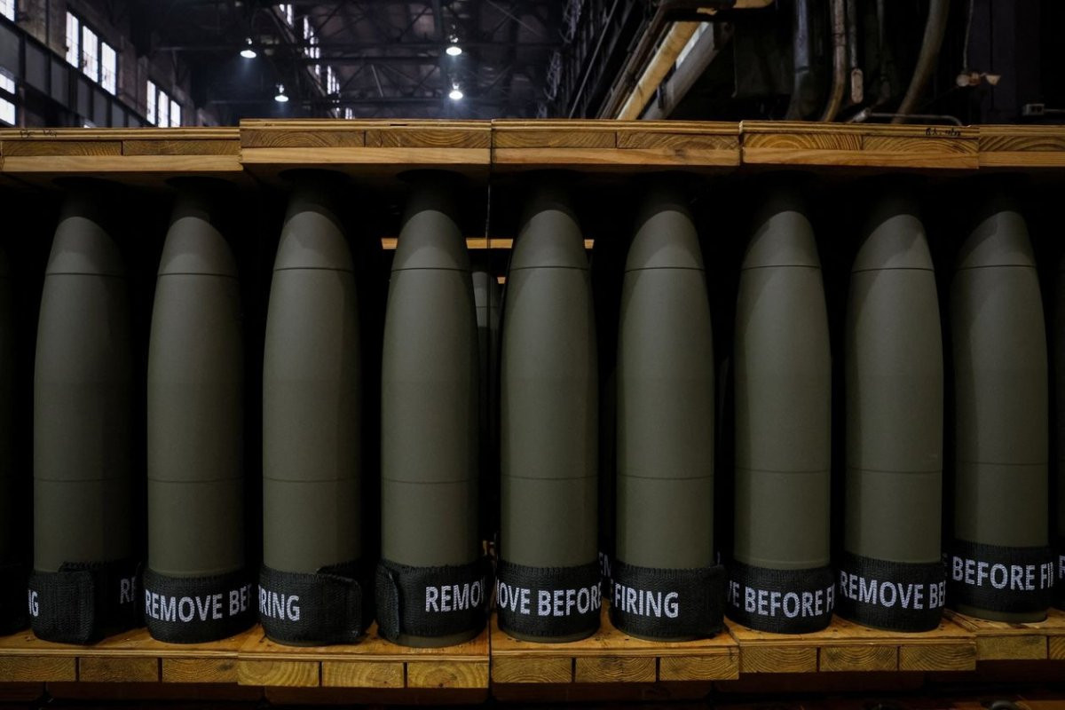Ukrayna 155 mm-lik artilleriya mərmilərinin istehsalını iki dəfə artıracaq