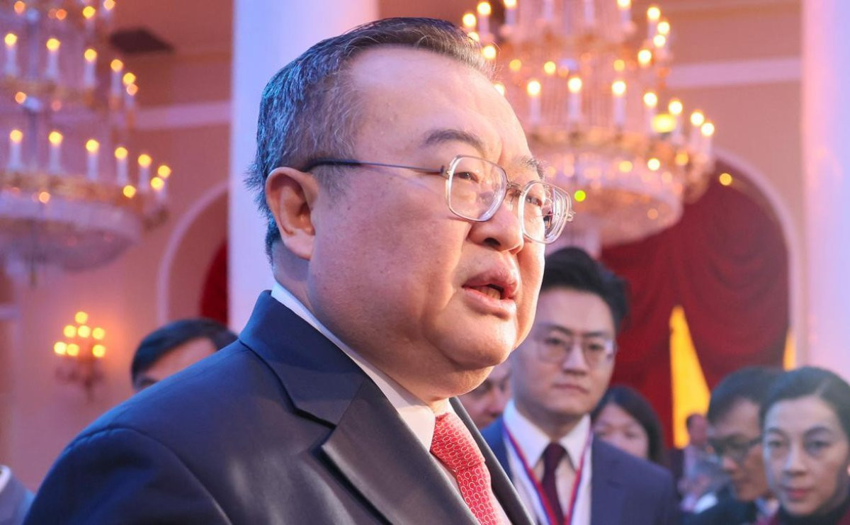 Çində həbs olunan yüksək vəzifəli məmurlar: Pekin susur