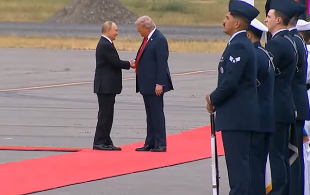 Tramp Putinlə üz-üzə - Video 