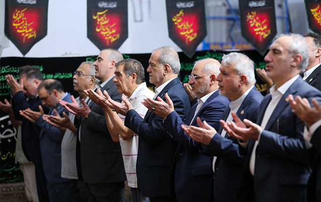 Pezeşkian Göy məsciddə namaz qıldı 