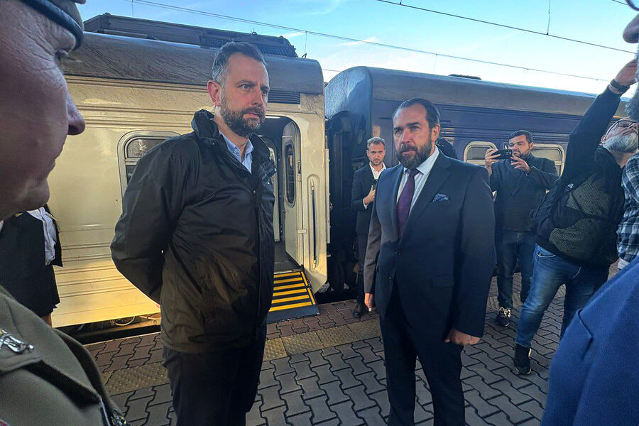 Polşanın müdafiə naziri Ukraynaya səfər edib