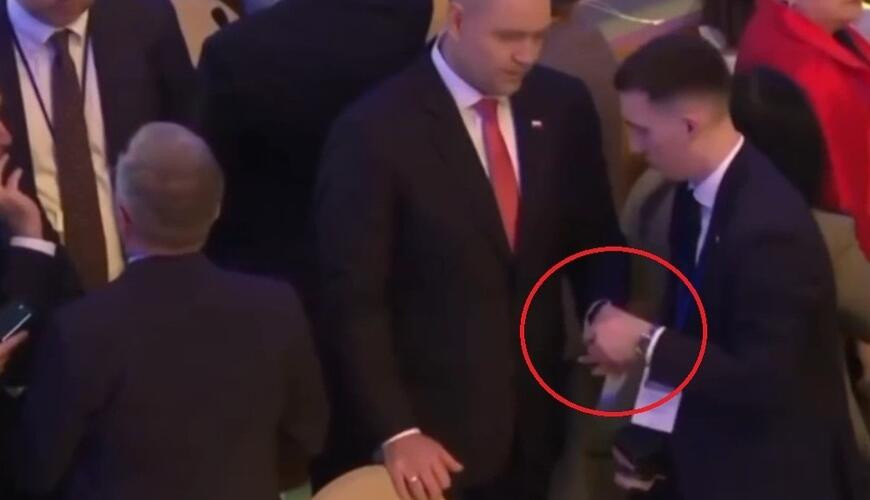 Polşa prezidentinin BMT iclasındakı qeyri-adi vərdişi kameralarda - ANBAAN VİDEO