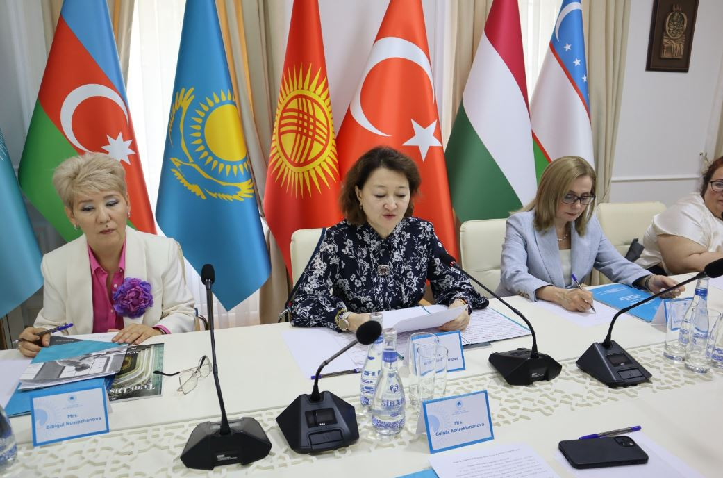Türk Mədəniyyəti və İrsi Fondunun qərargahında “Türk irsi dünya arenasında” mövzusunda dəyirmi masa keçirilib