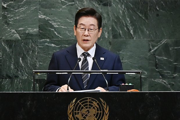 Cənubi Koreya prezidenti Kim Çen Inın “gizli silahını” ifşa etdi