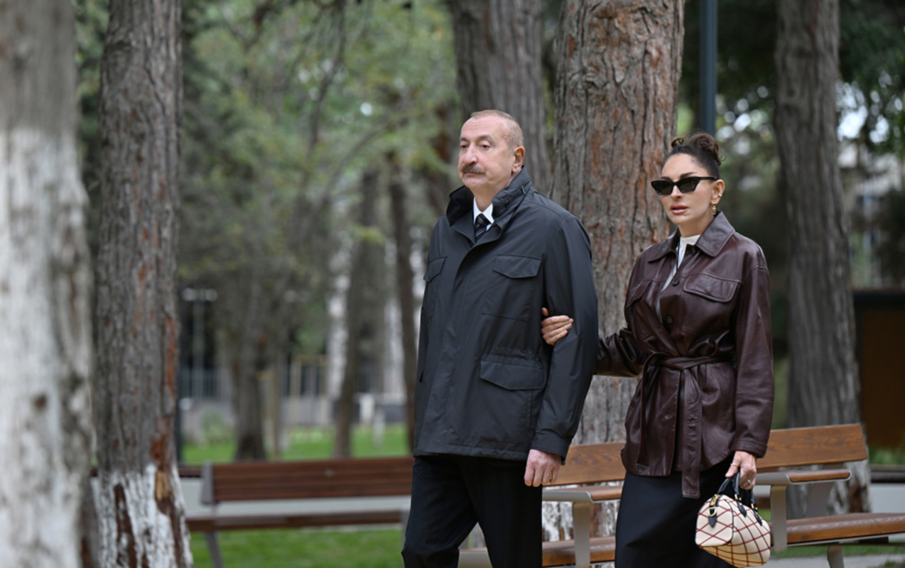 İlham Əliyev xanımı ilə yeni parkda - Fotolar 