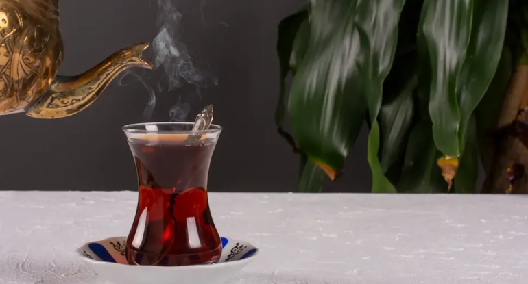 Səhərlər yeməyə başlamamış çay içənlərə XƏBƏRDARLIQ&nbsp;