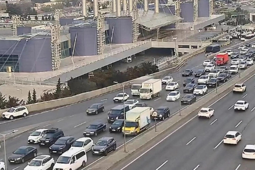 Bu yollarda ağır tıxac var