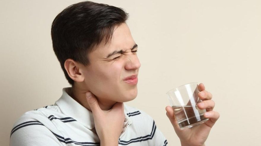 Boğaz ağrısında bunları etməyin!