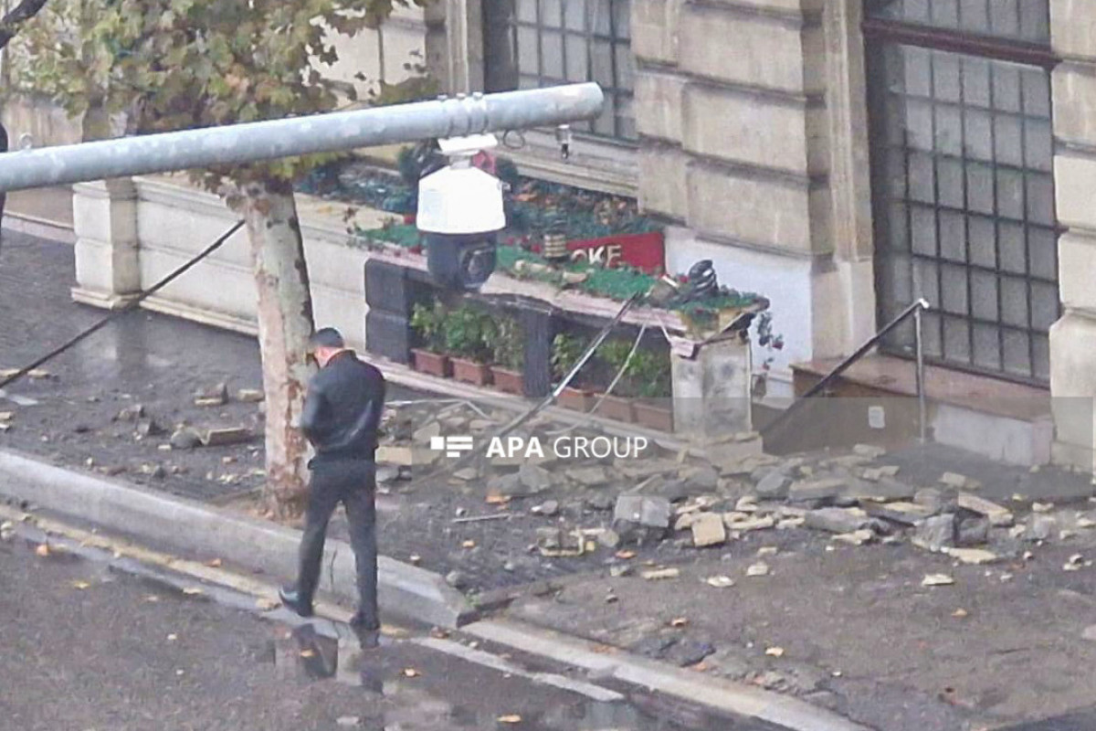 Qadının başına daş düşdü - FOTO