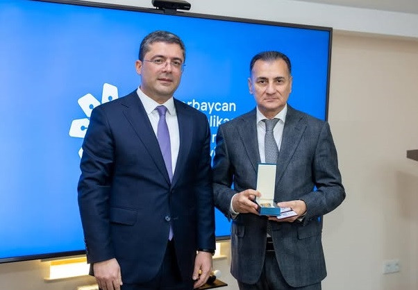 Mirşahin Ağayevə medal təqdim olundu - FOTO