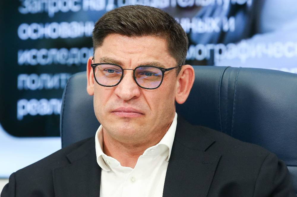 Məşhur şirkətin kişi direktoru qarnından piylərini çıxartdı: Komaya düşdü&nbsp;