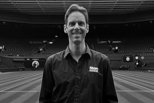 Dünyaca məşhur aparıcı binanın damından yıxılıb öldü&nbsp;