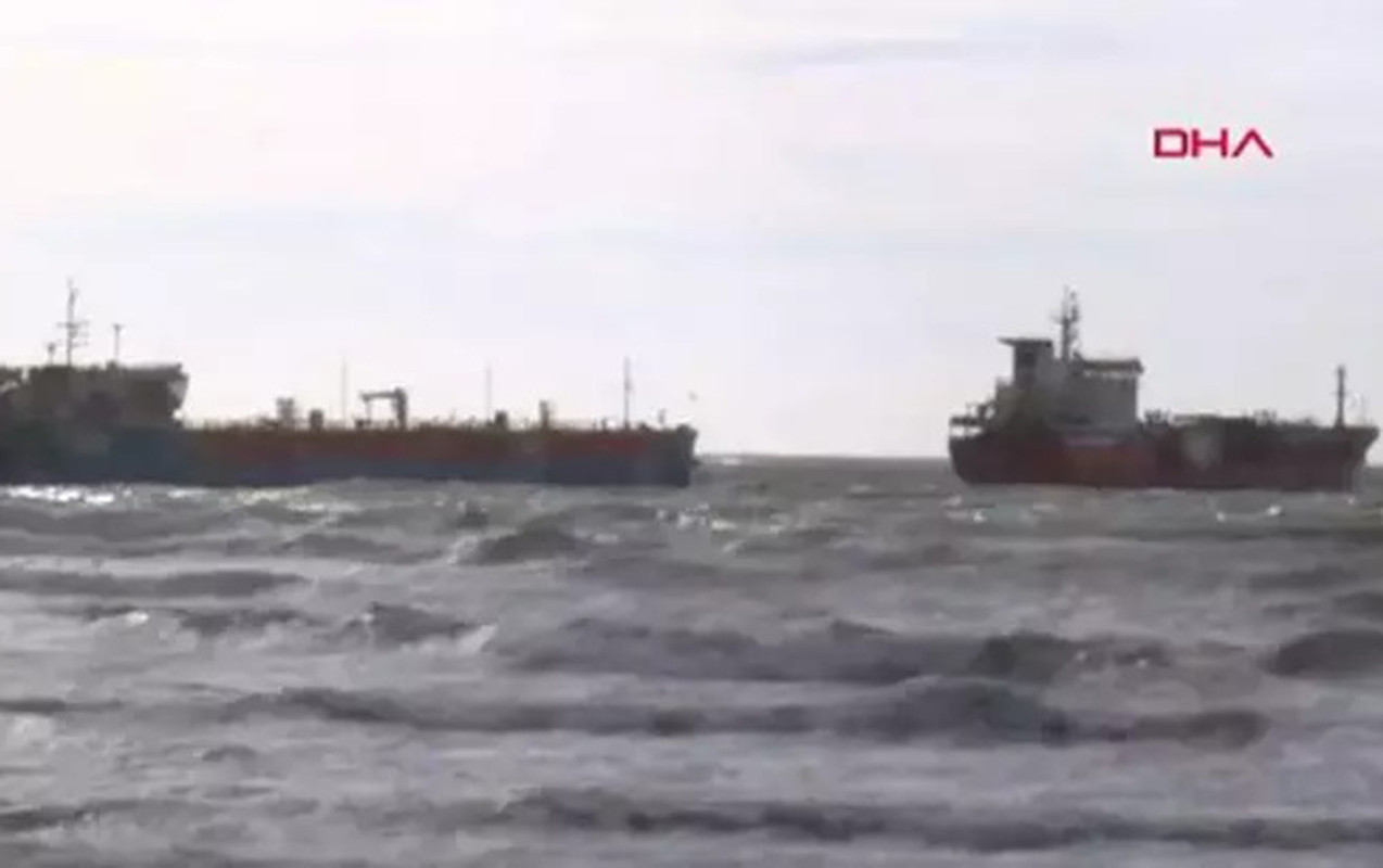 Azərbaycan və Türkiyə gəmiləri toqquşdu - Foto