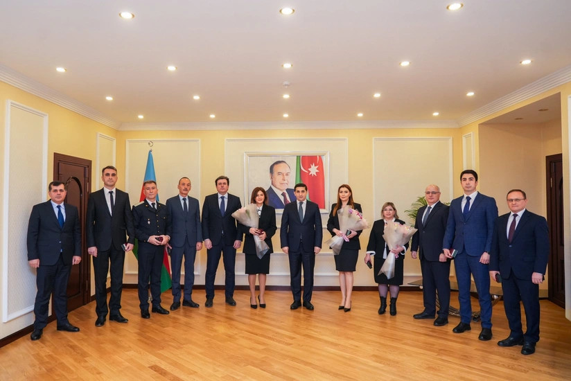 Ədliyyə naziri təltif olunmuş əməkdaşları qəbul edib