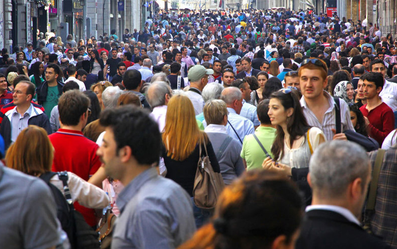Dünya əhalisinin sayı rekorda yaxınlaşır