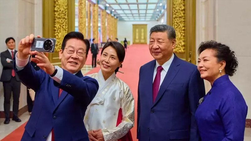 Dünyanın danışdığı selfi: Maduro da…(FOTO)